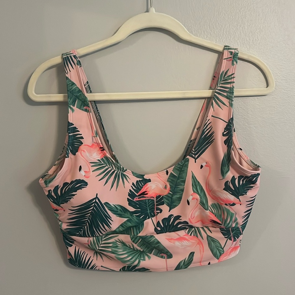 Brand: Old Navy Size: L Color: Pink with Flamingos and Leafs